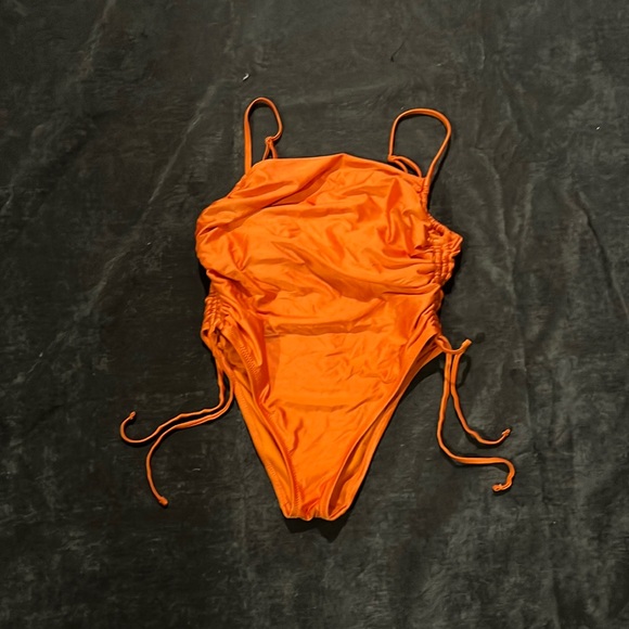 FE NOEL - Picture 1 of 4